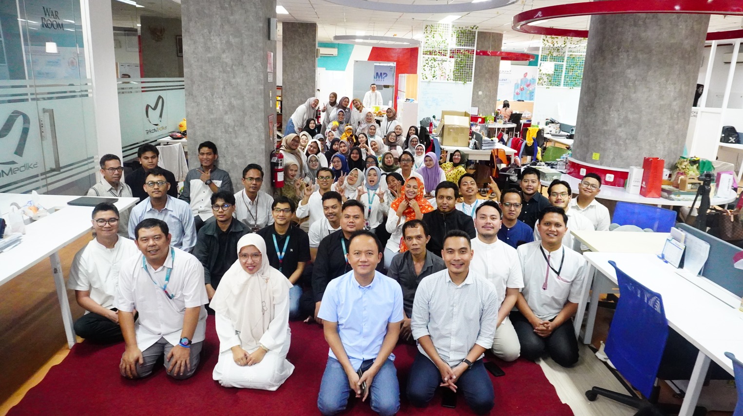 TelkoMedika Berbagi Kebahagiaan Ramadhan Lewat Buka Puasa dan Charity